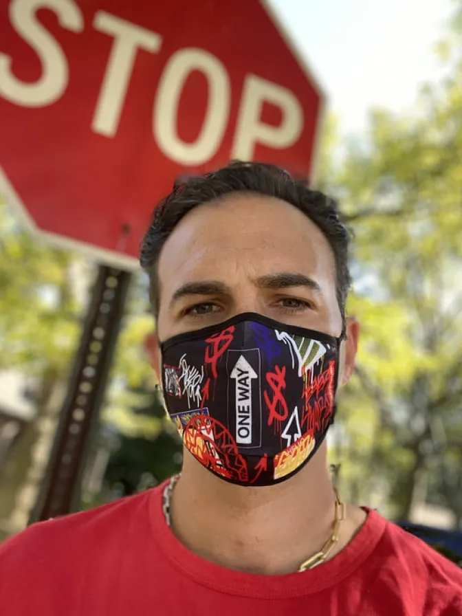 ADULT ONE WAY FORM-FITTING FACE MASK