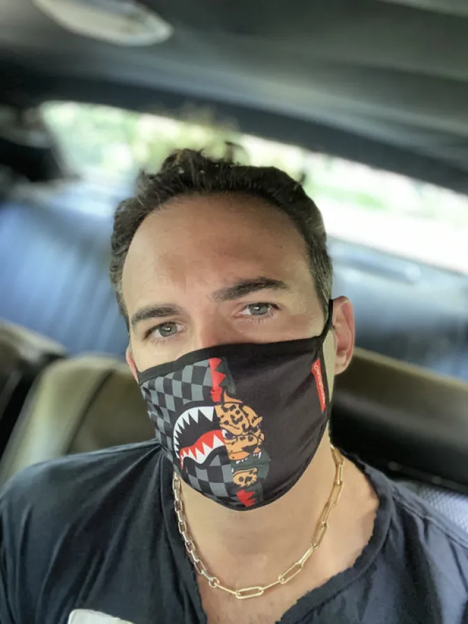 ADULT SPUCCI SPLIT FORM-FITTING FACE MASK
