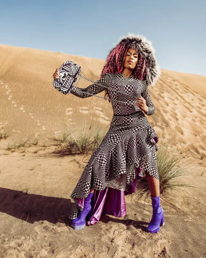 A.I.8 AFRICAN INTELLIGENCE - ORIGIN STORY SHARK HANDBAG