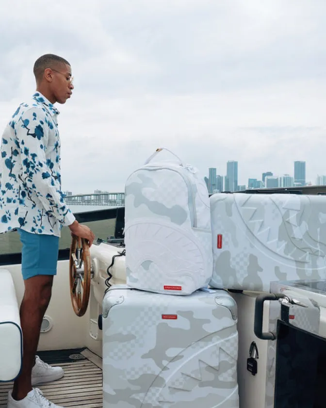 3AM LE BLANC SHARKNAUTICS HARDSHELL CARRY-ON LUGGAGE
