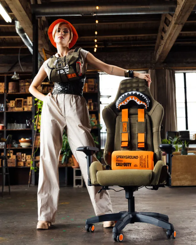 CALL OF DUTY READY FOR ACTION GAMING CHAIR