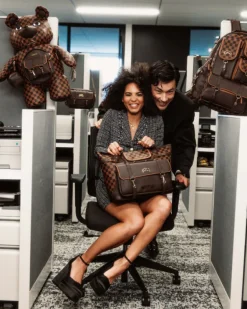 CHECKMATE ROYALE TOTE