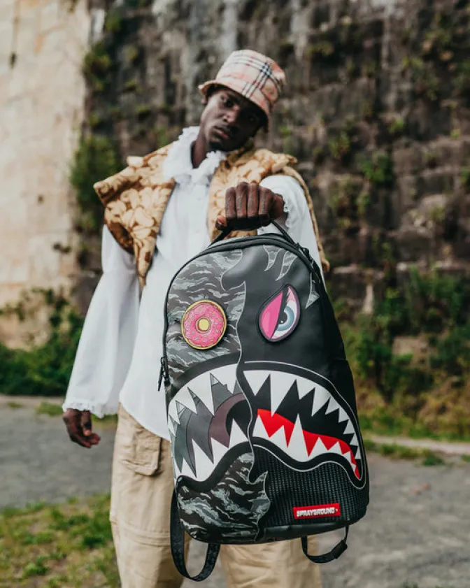 DAZED AND SHARK BACKPACK (DLXV)