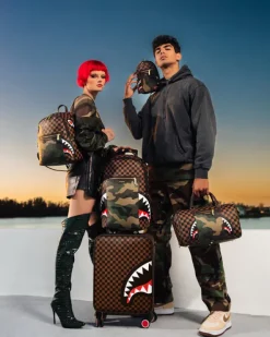 EXTERIOR GOLD ZIP POCKET SHARKS IN PARIS JETSETTER CARRY-ON LUGGAGE