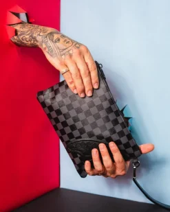 HENNY BLACK CROSSOVER CLUTCH