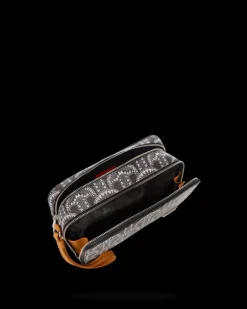 ILLUCHAINS TOILETRY BAG