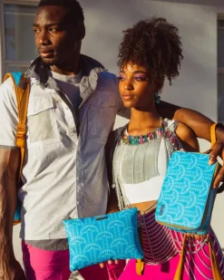 ILLUCHAINS TURQ TOILETRY BAG