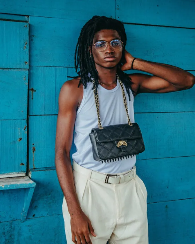 NOIR QUILT GOLD CHAIN SHARK HANDBAG