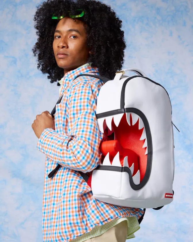 SCREAM SHARK ART PIECE BACKPACK (DLXV)
