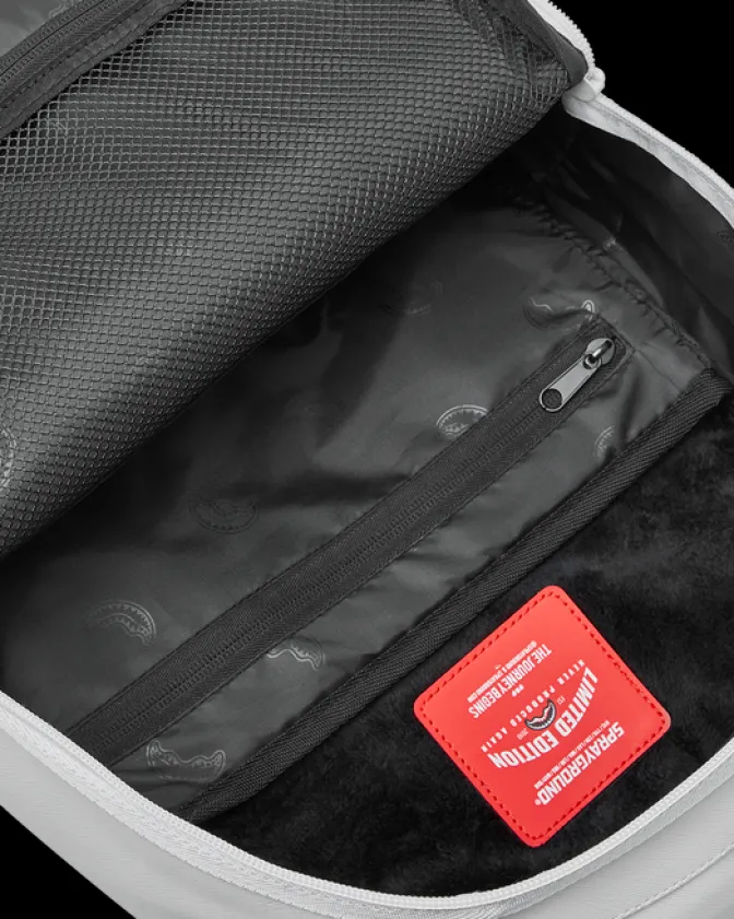 SHARK CENTRAL BACKPACK WHT/WHT (DLXV)