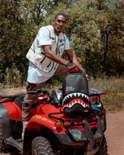 SHARK CENTRAL (BLACK) (DLXV)