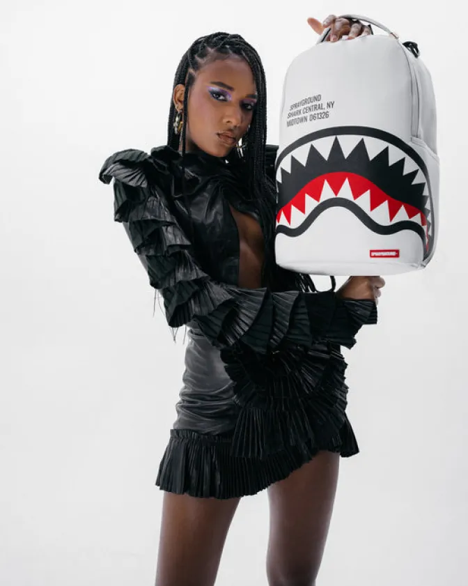 SHARK CENTRAL (WHT) BACKPACK (DLXV)