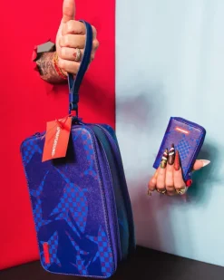 SHARK CHECK (BLUE) TOILETRY