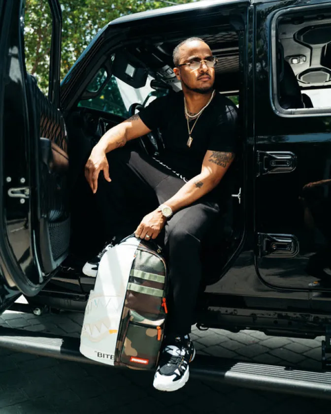 SPLIT WEIRD BACKPACK (DLXV)
