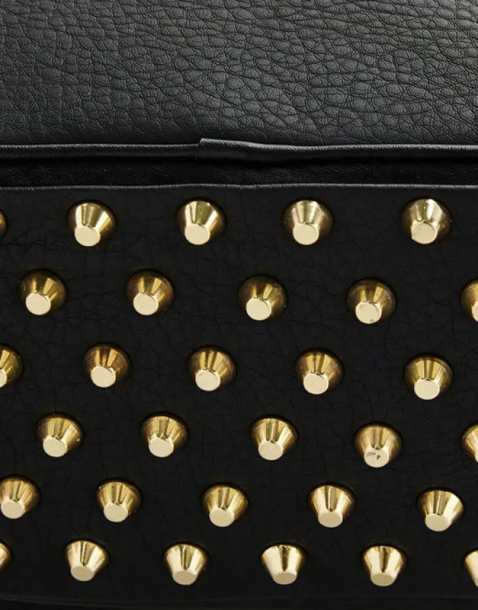 STUDDED SAVAGE