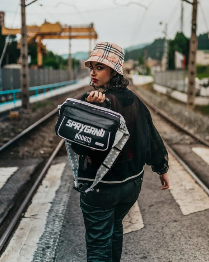 SWERVE CARGO CROSSBODY