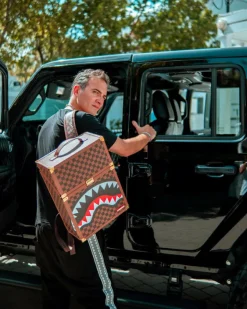 THE CHATURANGA SHARK 1900 BACKPACK