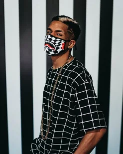 TRIPPY CHECK FACE MASK