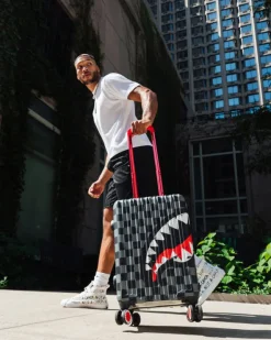 VANQUISH II SHARKNAUTICS HARDSHELL CARRY-ON LUGGAGE