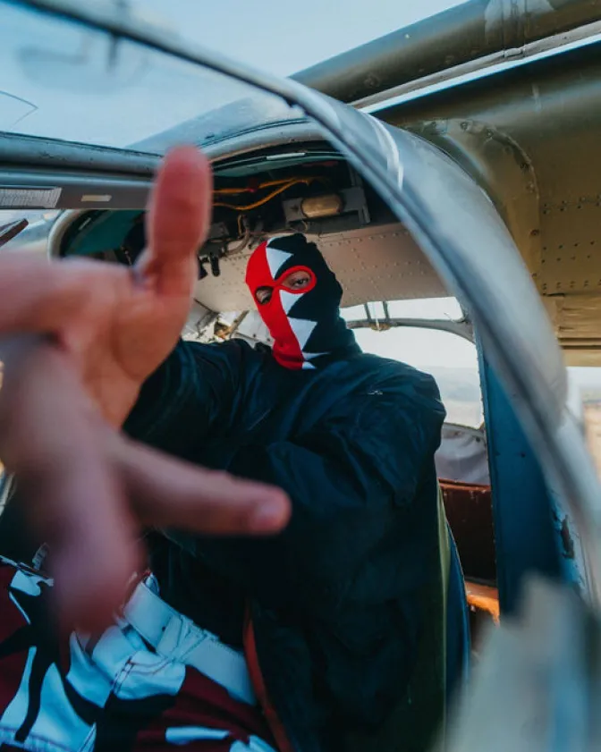 VERTICAL SHARK SKI MASK