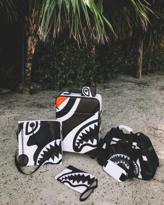 V.V.I.P. PET CARRIER